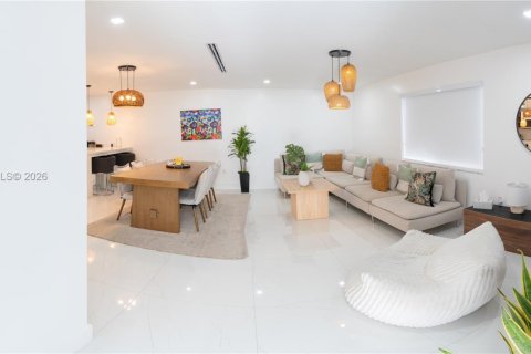 Commercial property in Miami, Florida 235.41 sq.m. № 2089958 - photo 19