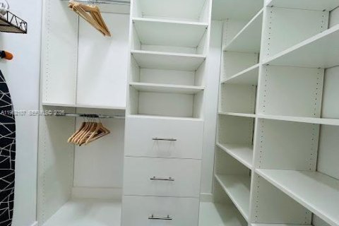 Commercial property in Miami, Florida 235.41 sq.m. № 2089958 - photo 23