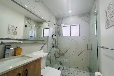 Commercial property in Miami, Florida 235.41 sq.m. № 2089958 - photo 26