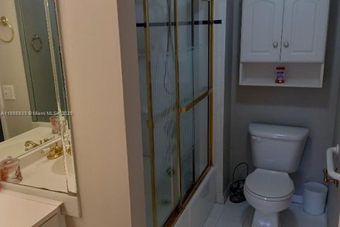 Condominio en alquiler en Miami, Florida, 2 dormitorios, 93.83 m2 № 1880270 - foto 10