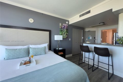 Купить кондоминиум в Майами, Флорида 1 спальня, 63.08м2, № 2005879 - фото 6