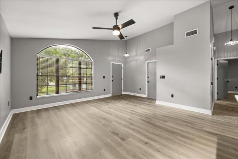 Villa ou maison à louer à Orlando, Floride: 2 chambres, 83.8 m2 № 1875902 - photo 6