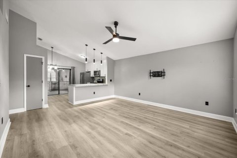 Villa ou maison à louer à Orlando, Floride: 2 chambres, 83.8 m2 № 1875902 - photo 5