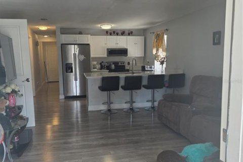 House in Tampa, Florida 4 bedrooms, 97.55 sq.m. № 2123186 - photo 4