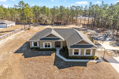 Casa en Dunnellon, Florida 4 dormitorios, 187.2 m2 № 2101508