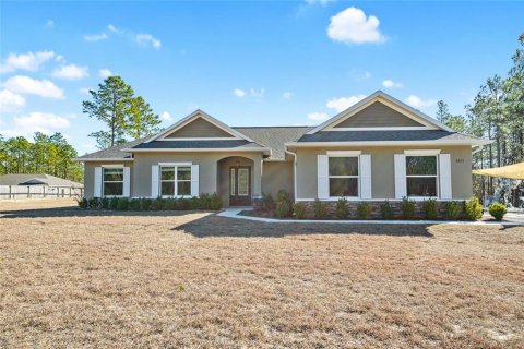 House in Dunnellon, Florida 4 bedrooms, 187.2 sq.m. № 2101508 - photo 2