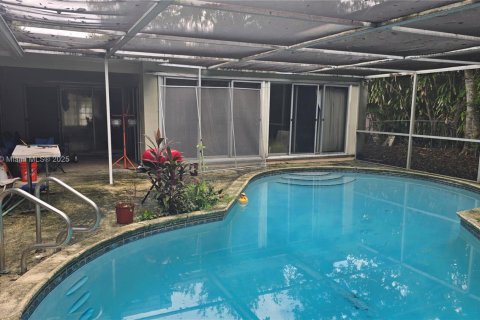 Villa ou maison à vendre à Hollywood, Floride: 3 chambres, 135.27 m2 № 1926290 - photo 7