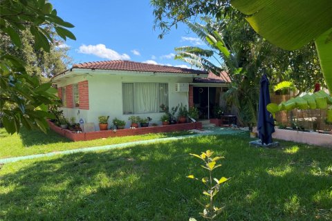 Terreno en venta en Hollywood, Florida № 1147010 - foto 1