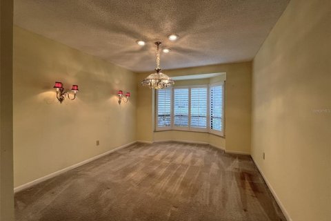 House in Temple Terrace, Florida 3 bedrooms, 186.36 sq.m. № 2199365 - photo 5