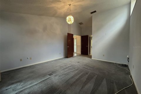 House in Temple Terrace, Florida 3 bedrooms, 186.36 sq.m. № 2199365 - photo 21