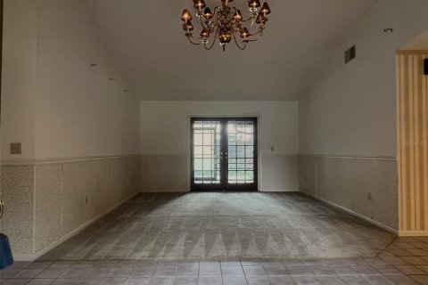 House in Temple Terrace, Florida 3 bedrooms, 186.36 sq.m. № 2199365 - photo 3
