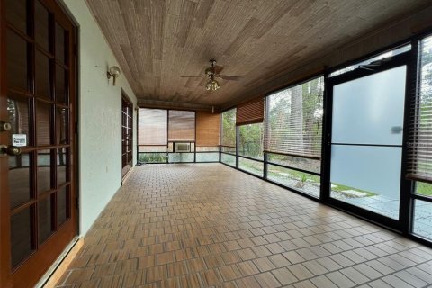 House in Temple Terrace, Florida 3 bedrooms, 186.36 sq.m. № 2199365 - photo 30