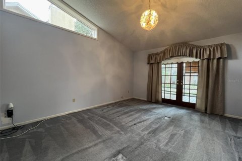House in Temple Terrace, Florida 3 bedrooms, 186.36 sq.m. № 2199365 - photo 20