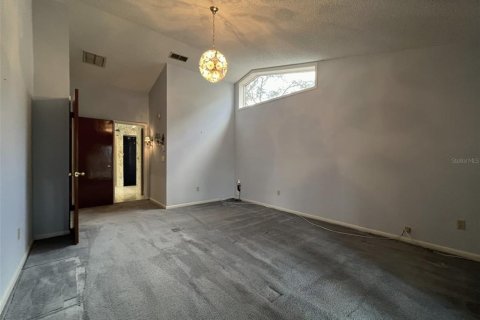 House in Temple Terrace, Florida 3 bedrooms, 186.36 sq.m. № 2199365 - photo 22