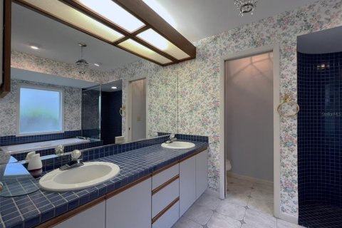 House in Temple Terrace, Florida 3 bedrooms, 186.36 sq.m. № 2199365 - photo 24