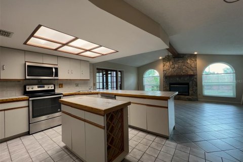 House in Temple Terrace, Florida 3 bedrooms, 186.36 sq.m. № 2199365 - photo 7