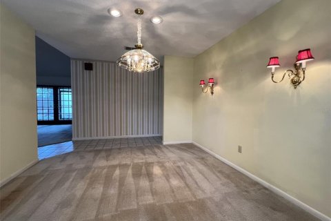House in Temple Terrace, Florida 3 bedrooms, 186.36 sq.m. № 2199365 - photo 6