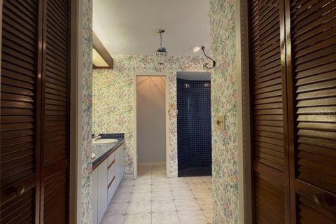 House in Temple Terrace, Florida 3 bedrooms, 186.36 sq.m. № 2199365 - photo 23