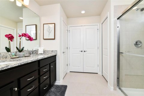 House in Davenport, Florida 5 bedrooms, 243.59 sq.m. № 2233032 - photo 30
