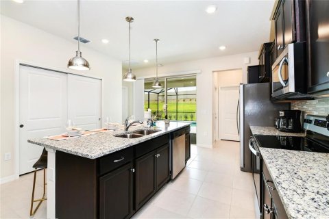 House in Davenport, Florida 5 bedrooms, 243.59 sq.m. № 2233032 - photo 18