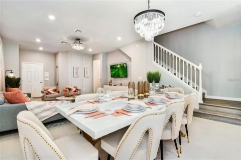 House in Davenport, Florida 5 bedrooms, 243.59 sq.m. № 2233032 - photo 16