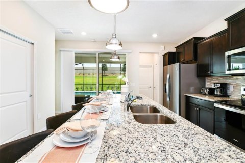 House in Davenport, Florida 5 bedrooms, 243.59 sq.m. № 2233032 - photo 17