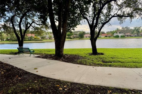 Villa ou maison à vendre à Weston, Floride: 3 chambres, 128.21 m2 № 1970401 - photo 23