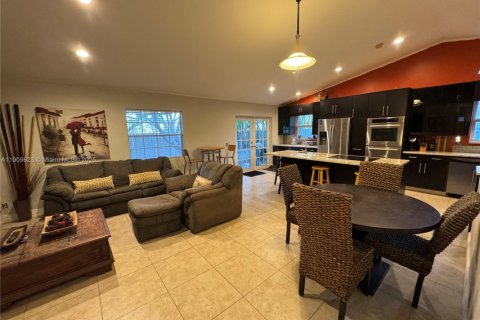 Villa ou maison à vendre à Weston, Floride: 3 chambres, 128.21 m2 № 1970401 - photo 2