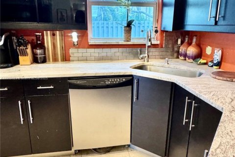 Villa ou maison à vendre à Weston, Floride: 3 chambres, 128.21 m2 № 1970401 - photo 6