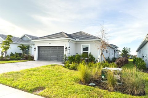 House in Bradenton, Florida 3 bedrooms, 178.93 sq.m. № 1767514 - photo 1