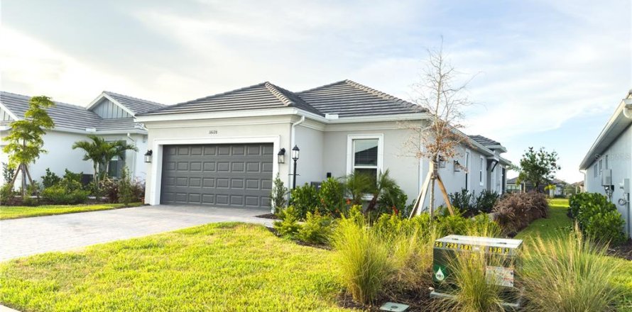 House in Bradenton, Florida 3 bedrooms, 178.93 sq.m. № 1767514