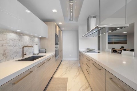 Condominio en venta en North Miami Beach, Florida, 3 dormitorios, 199.93 m2 № 1864987 - foto 17