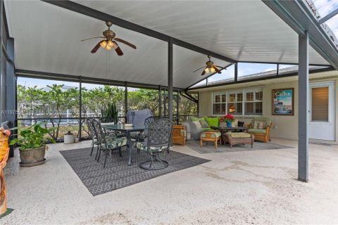 Villa ou maison à vendre à Port St. Lucie, Floride: 3 chambres, 191.19 m2 № 2042685 - photo 9