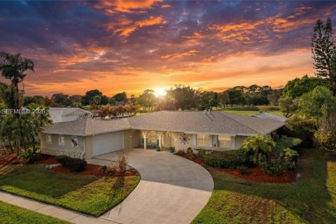 House in Port St. Lucie, Florida 3 bedrooms, 191.19 sq.m. № 2042685