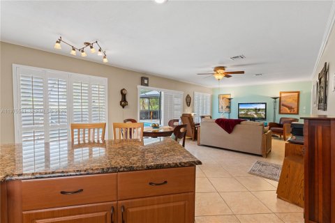 Villa ou maison à vendre à Port St. Lucie, Floride: 3 chambres, 191.19 m2 № 2042685 - photo 18