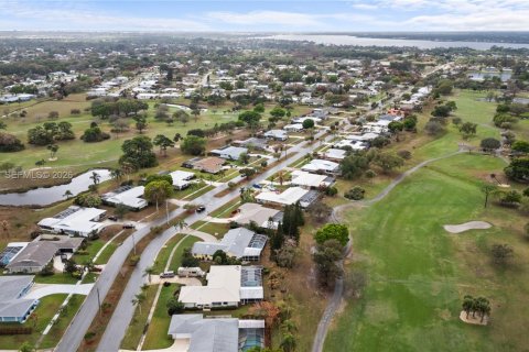 Villa ou maison à vendre à Port St. Lucie, Floride: 3 chambres, 191.19 m2 № 2042685 - photo 13