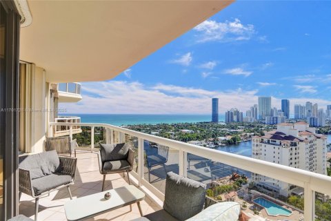 Condo in Aventura, Florida, 2 bedrooms  № 1811169 - photo 30