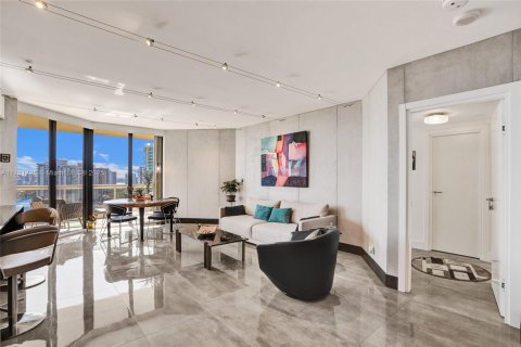 Condo in Aventura, Florida, 2 bedrooms  № 1811169 - photo 11
