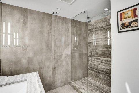 Condo in Aventura, Florida, 2 bedrooms  № 1811169 - photo 23