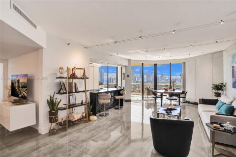 Condo in Aventura, Florida, 2 bedrooms  № 1811169 - photo 13