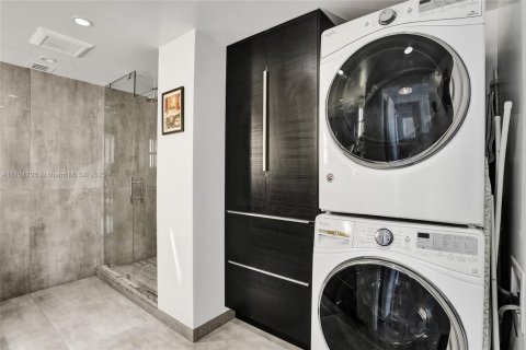Condo in Aventura, Florida, 2 bedrooms  № 1811169 - photo 24