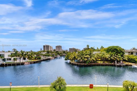 Copropriété à louer à Hallandale Beach, Floride: 1 chambre, 85.93 m2 № 2091373 - photo 24