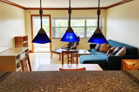 Copropriété à louer à Hallandale Beach, Floride: 1 chambre, 85.93 m2 № 2091373 - photo 4