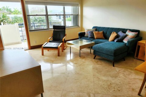Copropriété à louer à Hallandale Beach, Floride: 1 chambre, 85.93 m2 № 2091373 - photo 10