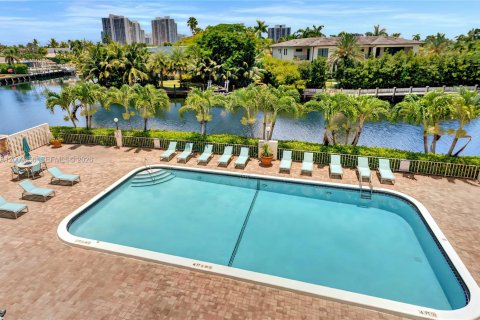 Copropriété à louer à Hallandale Beach, Floride: 1 chambre, 85.93 m2 № 2091373 - photo 23