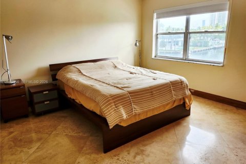 Copropriété à louer à Hallandale Beach, Floride: 1 chambre, 85.93 m2 № 2091373 - photo 13