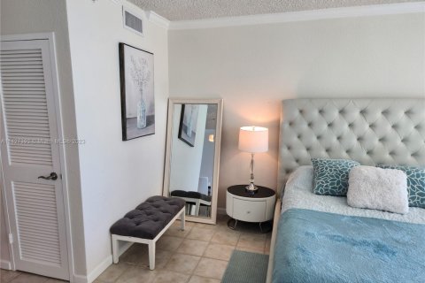 Condominio en alquiler en Hollywood, Florida, 44.78 m2 № 1977576 - foto 4