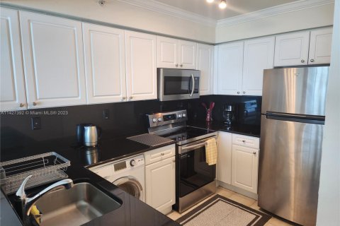 Condominio en alquiler en Hollywood, Florida, 44.78 m2 № 1977576 - foto 9