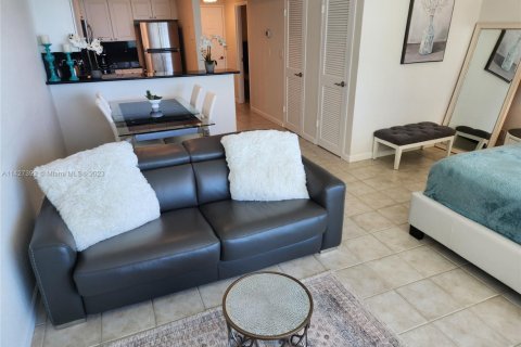 Condominio en alquiler en Hollywood, Florida, 44.78 m2 № 1977576 - foto 5