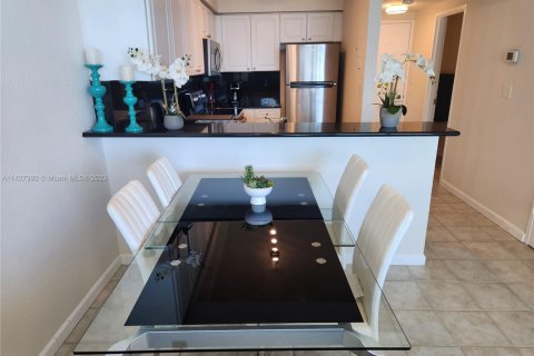 Condominio en alquiler en Hollywood, Florida, 44.78 m2 № 1977576 - foto 11